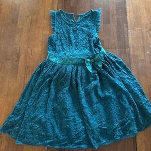 Zenzi Girls Sleeveless Floral Lace Fit and Flare Holiday Dress with Satin Bow -